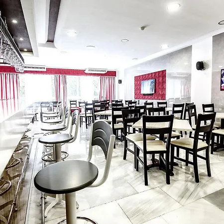 Hotel Flatotel International