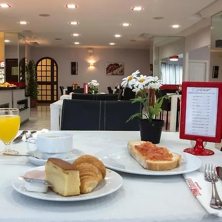 Flatotel International Ξενοδοχείο 3*